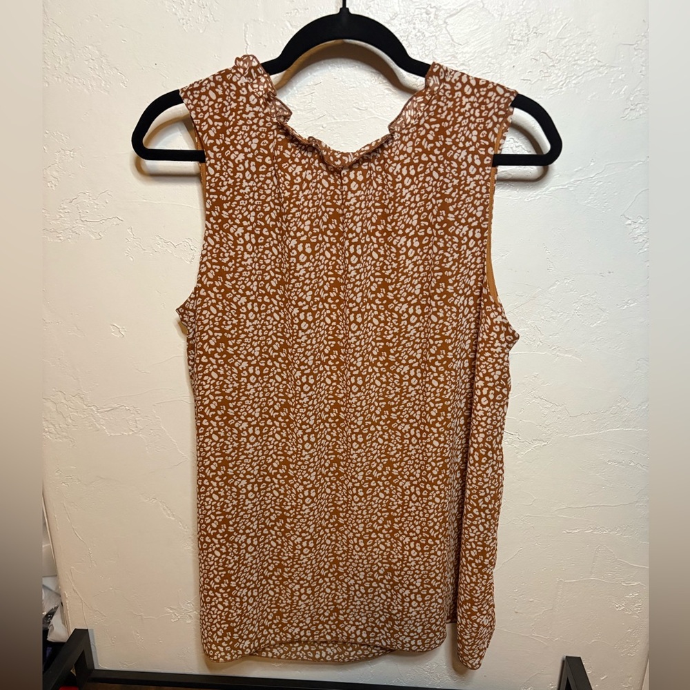 DOKOTOO Sleeveless Ruffle Mock-Neck Blouse – Brown/White Print – Size L - NWT